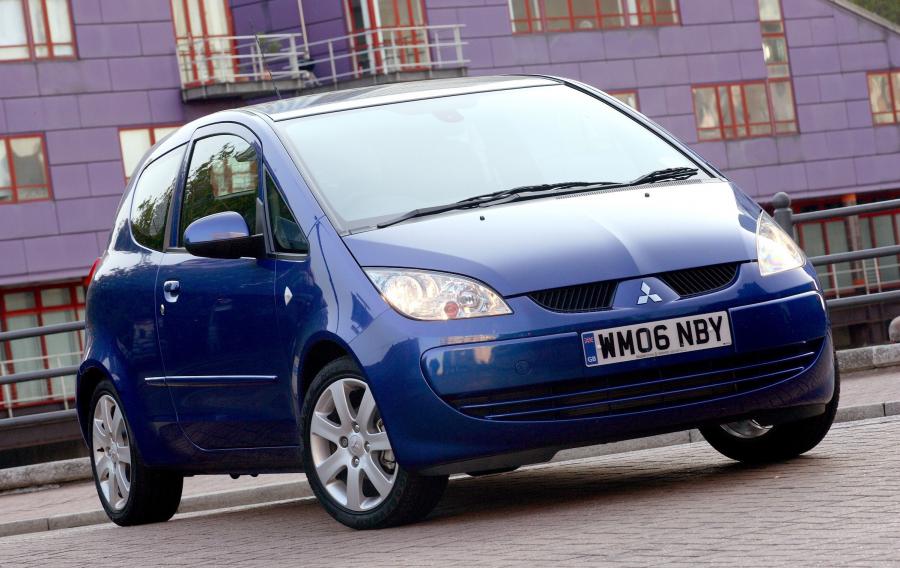  Mitsubishi Colt 3-Door 2004 года  (фото 19 из 55)